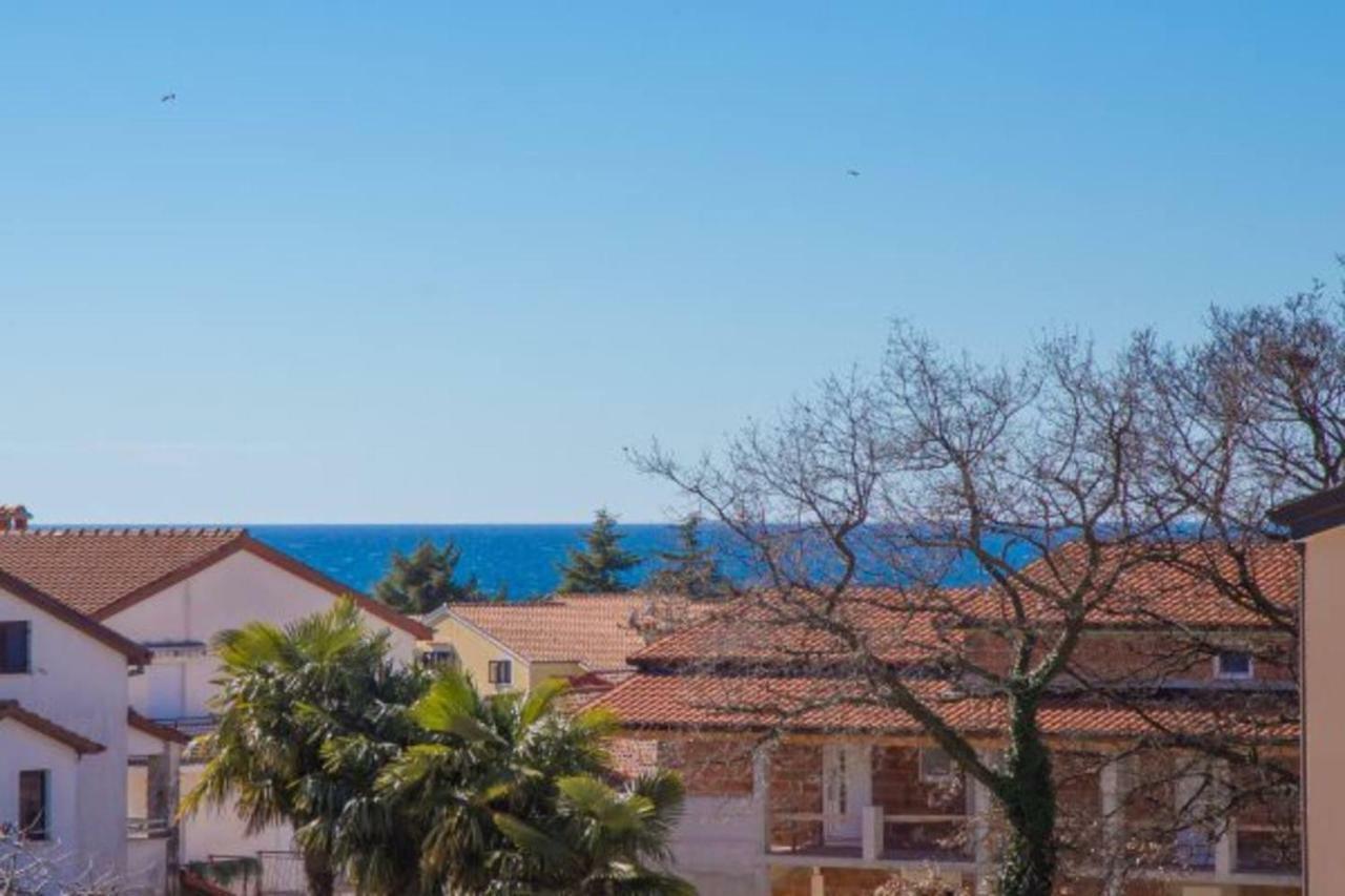 Lovely Place For Holiday Porec Bagian luar foto